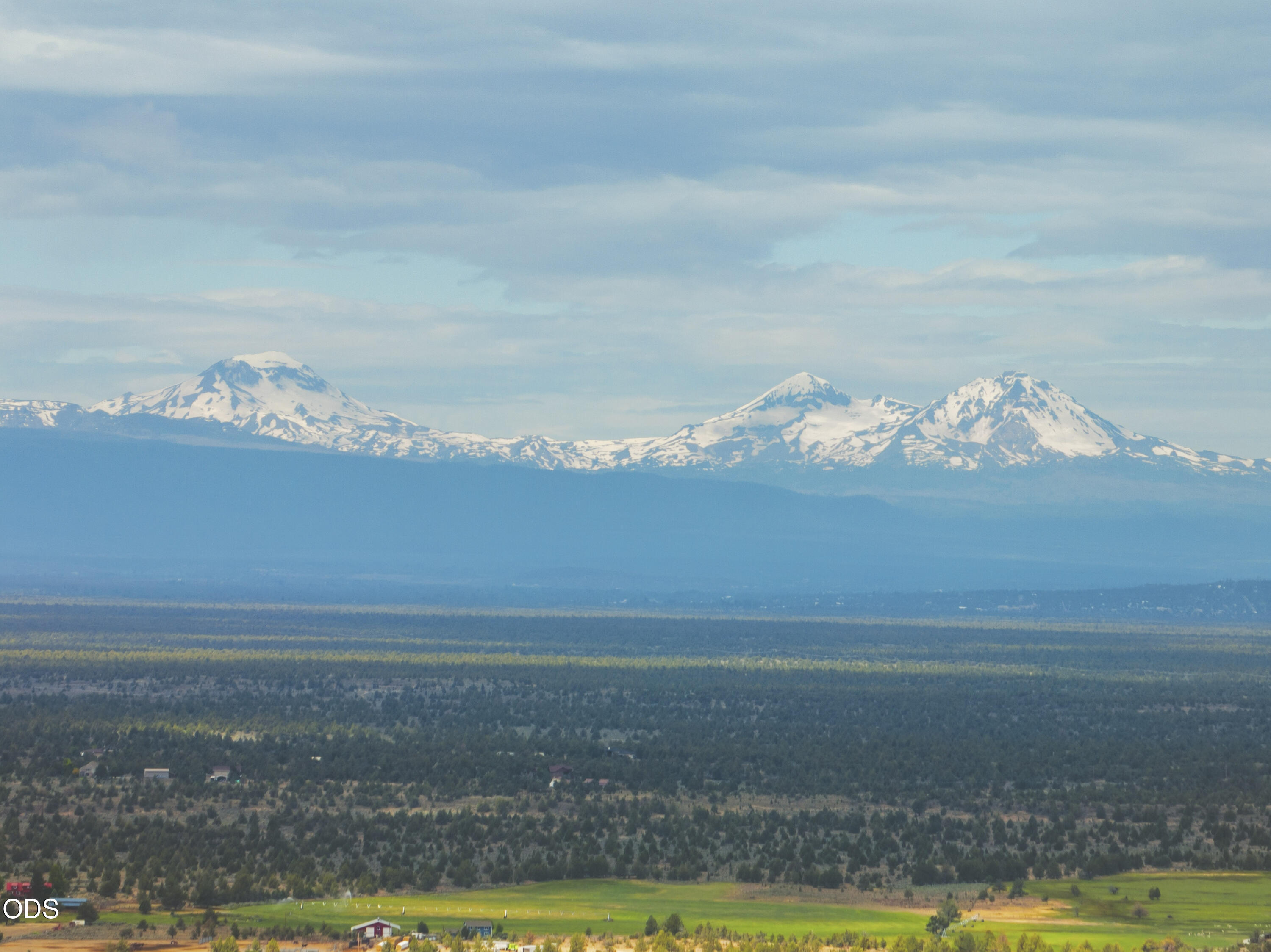 15935 South W Brasada Ranch Road Powell Butte, OR 97753 - Photo 38 of 45 a view of a ocean with a mountain