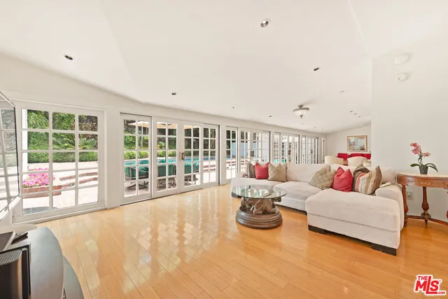 $25,000 | 1148 Coldwater Canyon Drive, Beverly Hills, CA 90210