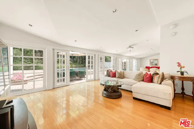 $25,000 | 1148 Coldwater Canyon Drive, Beverly Hills, CA 90210