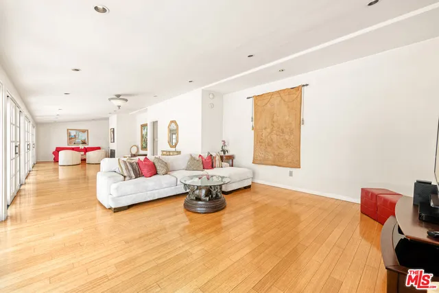 $25,000 | 1148 Coldwater Canyon Drive, Beverly Hills, CA 90210