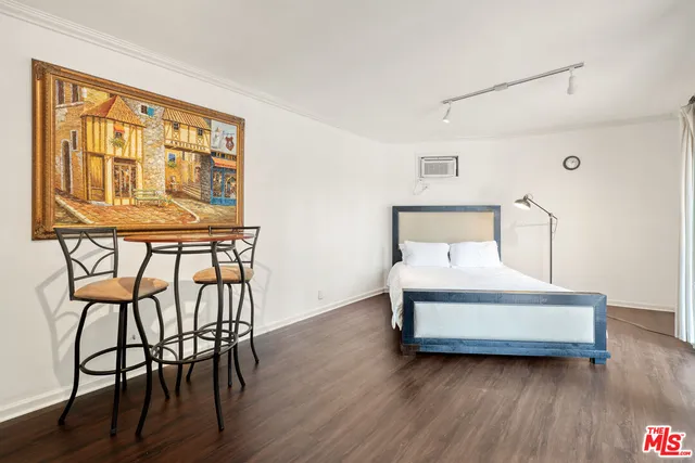 $25,000 | 1148 Coldwater Canyon Drive, Beverly Hills, CA 90210