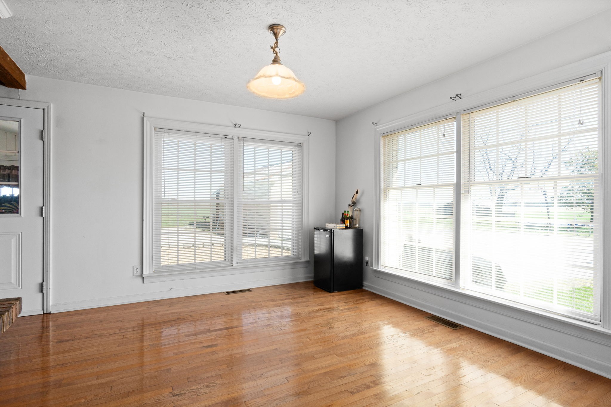 5150 Cadiz Road Hopkinsville, KY 42240 - Photo 15 of 45 a view of an empty room with a window