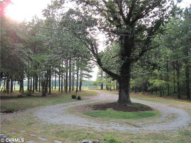3490 Maidens Road Powhatan, VA 23139 - Photo 9 of 11 Gallery Image 9