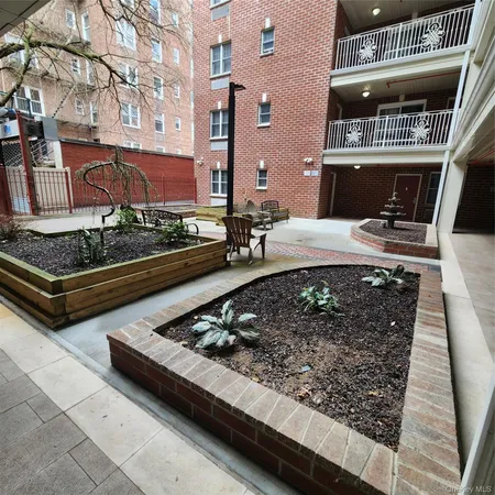 $3,400 | 85-15 120th Street, Unit 3A | Kew Gardens