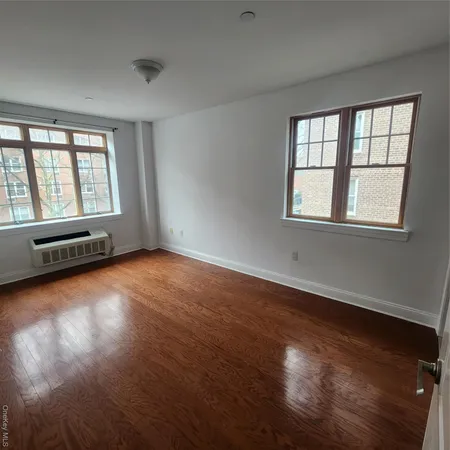 $3,400 | 85-15 120th Street, Unit 3A | Kew Gardens