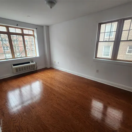 $3,400 | 85-15 120th Street, Unit 3A | Kew Gardens