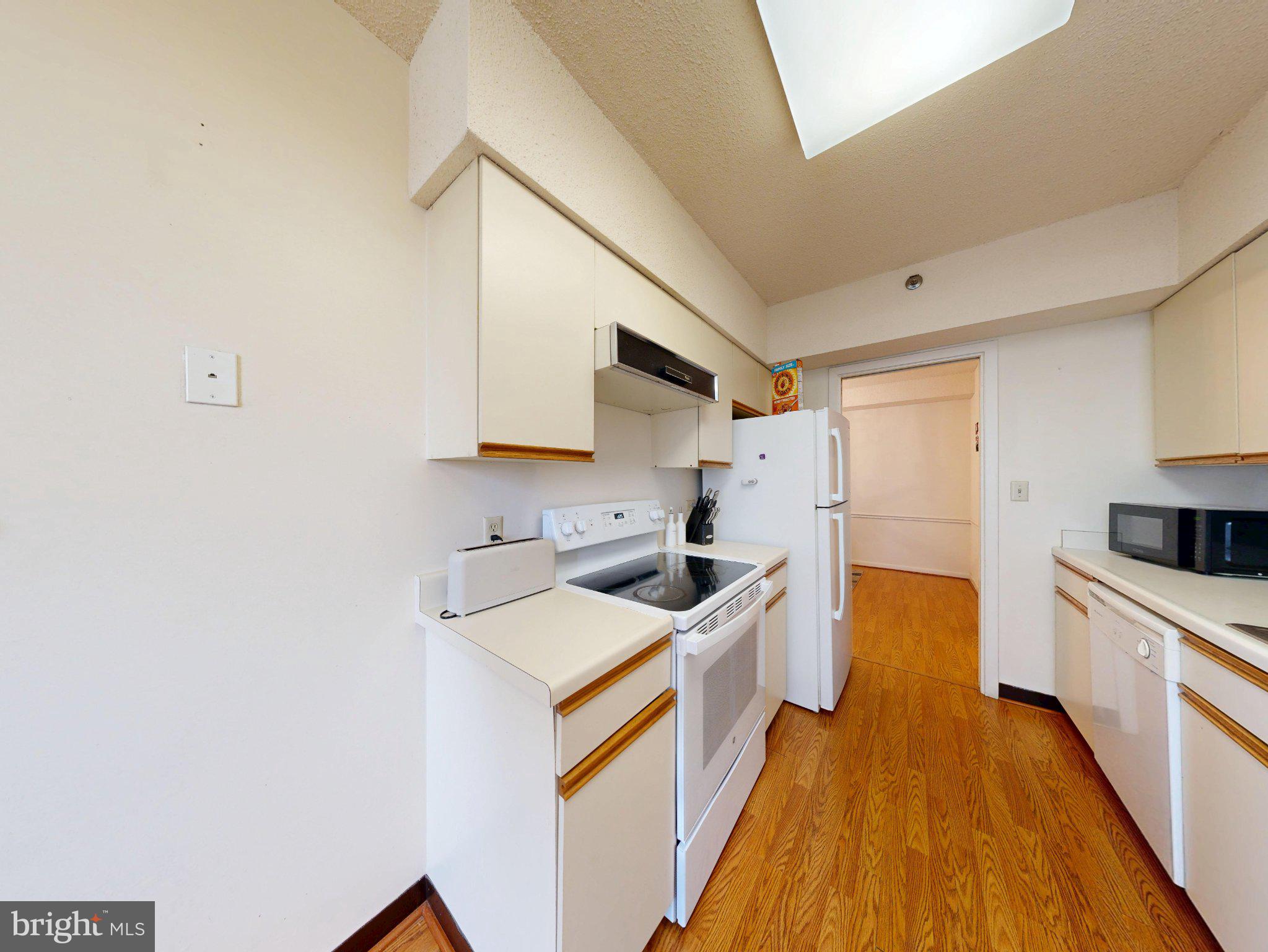 5505 Seminary Road, Unit 1101N Falls Church, VA 22041 - Photo 3 of 45 Kitchen
