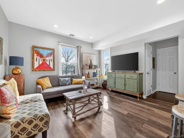 $880,000 | 24 East Park Place, Suffern, NY 10901