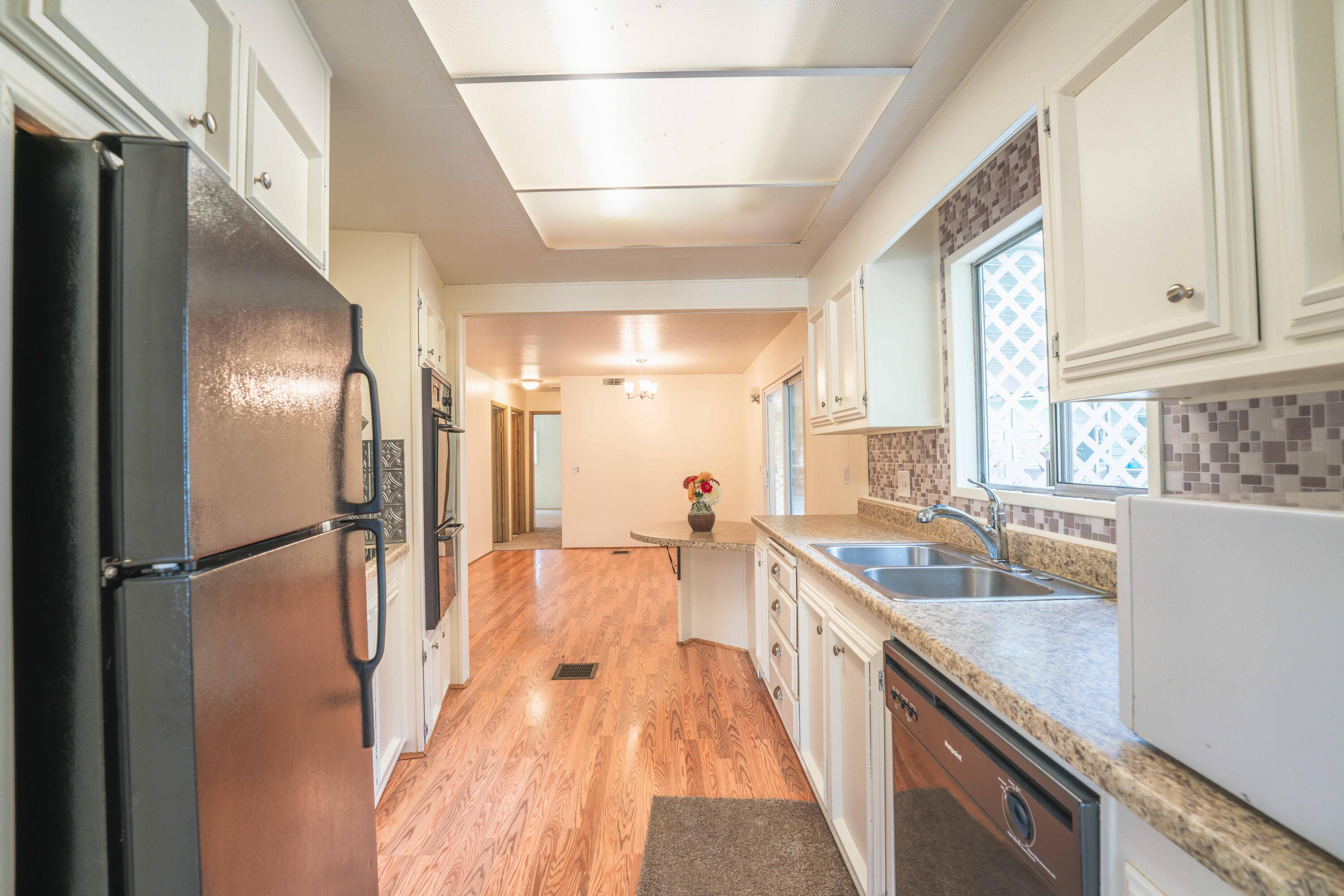 60973 Ridge Drive Bend, OR 97702 - Photo 6 of 31 Ridge Drive-6