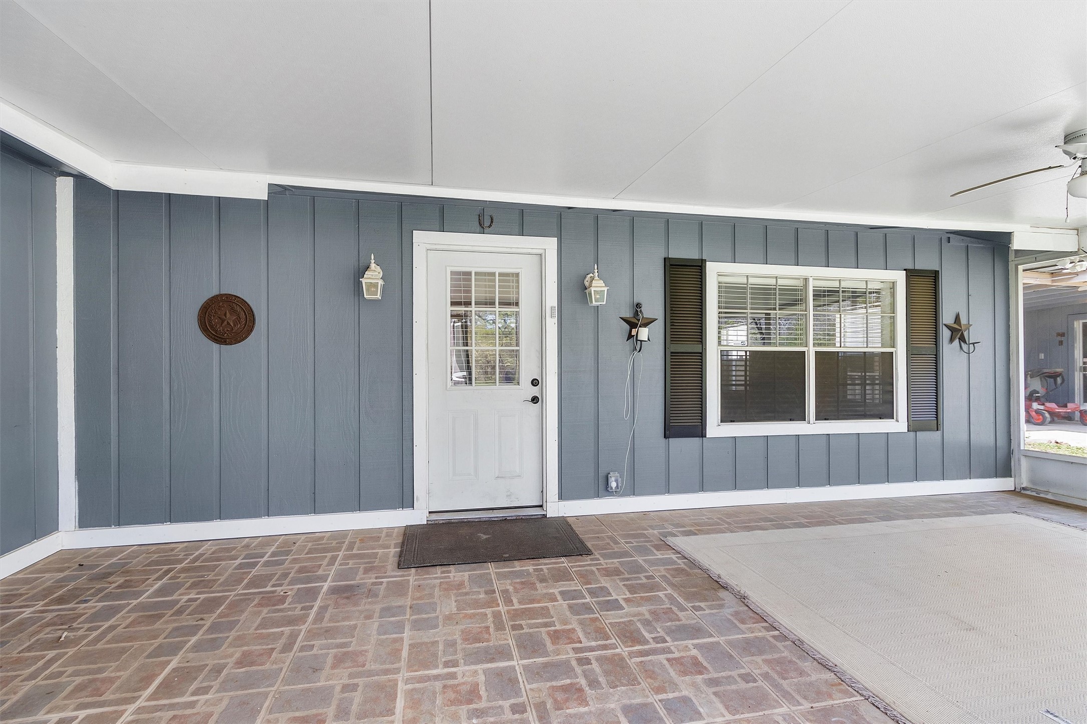 95 Main Street Huntsville, TX 77340 - Photo 7 of 30 a view of a livingroom with a staircase