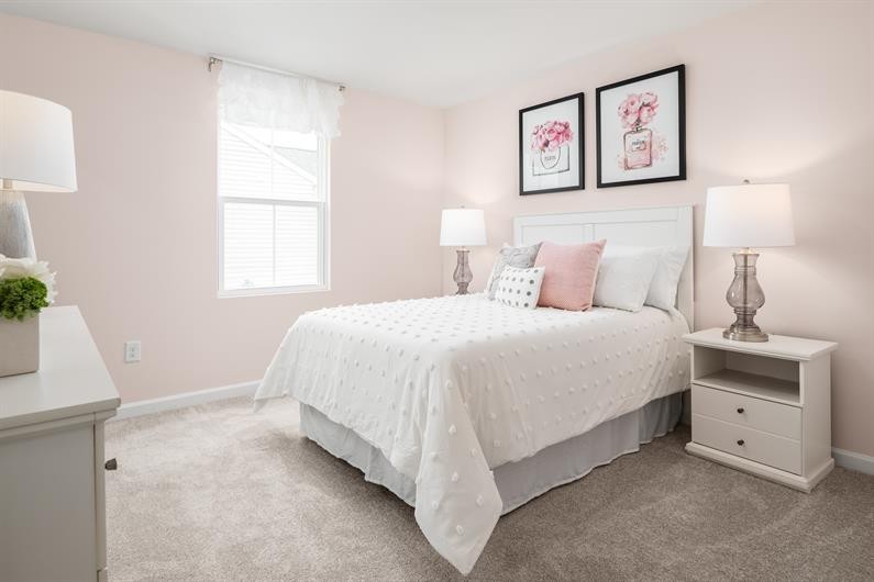 627 Merle Avenue Franklin, KY 42134 - Photo 15 of 19 a bedroom with a bed and a window