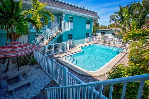 $2,250 | 11440 1st Street East, Unit 1, Treasure Island, FL 33706