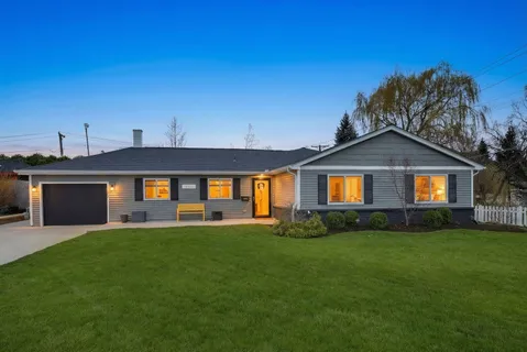 $625,000 | 608 Bridle Lane, Wheaton, IL 60187