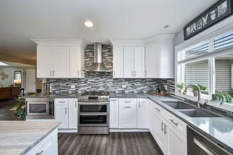 $625,000 | 608 Bridle Lane, Wheaton, IL 60187