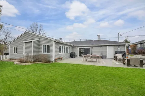 $625,000 | 608 Bridle Lane, Wheaton, IL 60187