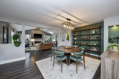 $625,000 | 608 Bridle Lane, Wheaton, IL 60187