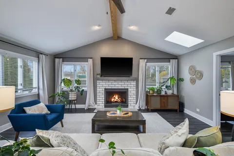 $625,000 | 608 Bridle Lane, Wheaton, IL 60187