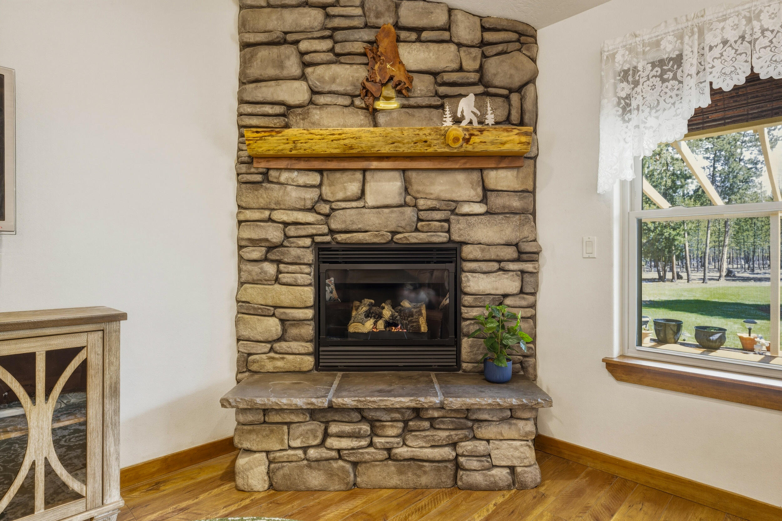 145343 Birchwood Road La Pine, OR 97739 - Photo 21 of 59 Propane Fireplace