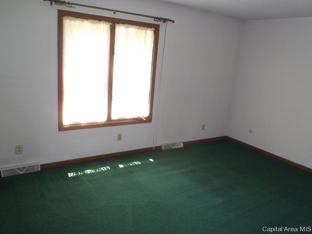 2605 Cooper Avenue Springfield, IL 62704 - Photo 5 of 13