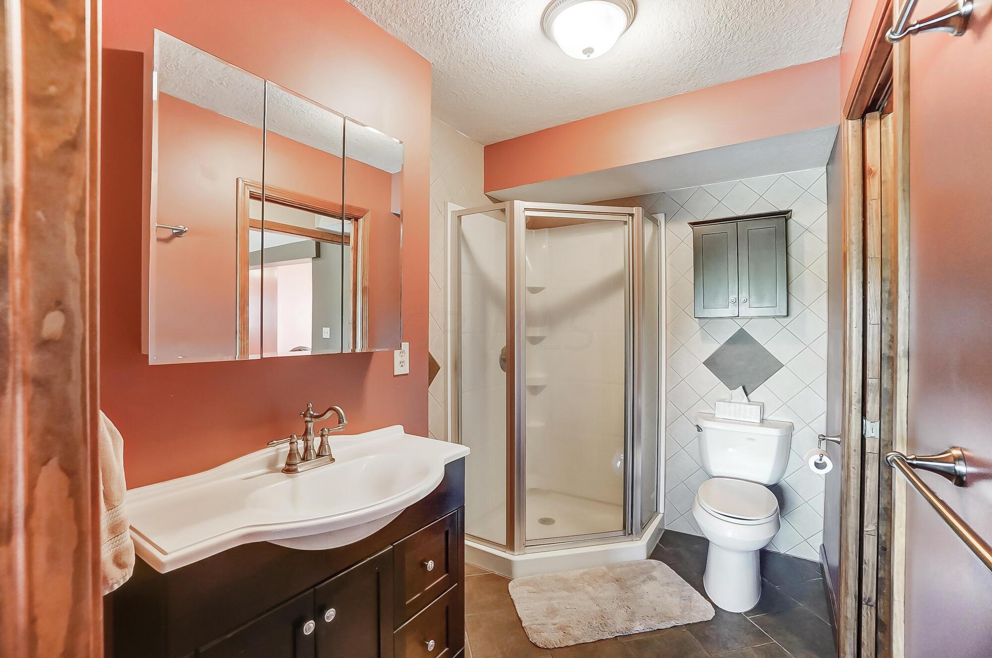 1260 Riley Road Northeast Newark, OH 43055 - Photo 26 of 55 MASTER BATHROOM