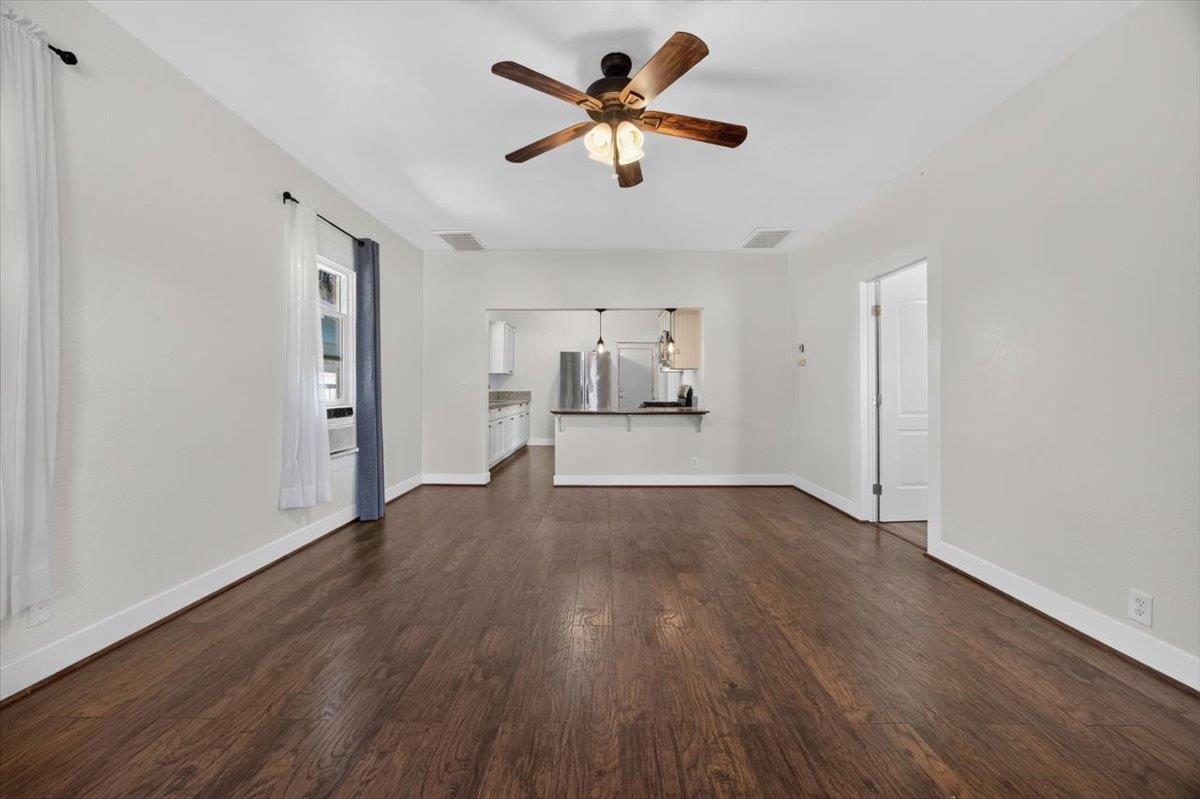 1407 E Street Reedley, CA 93654 - Photo 3 of 32