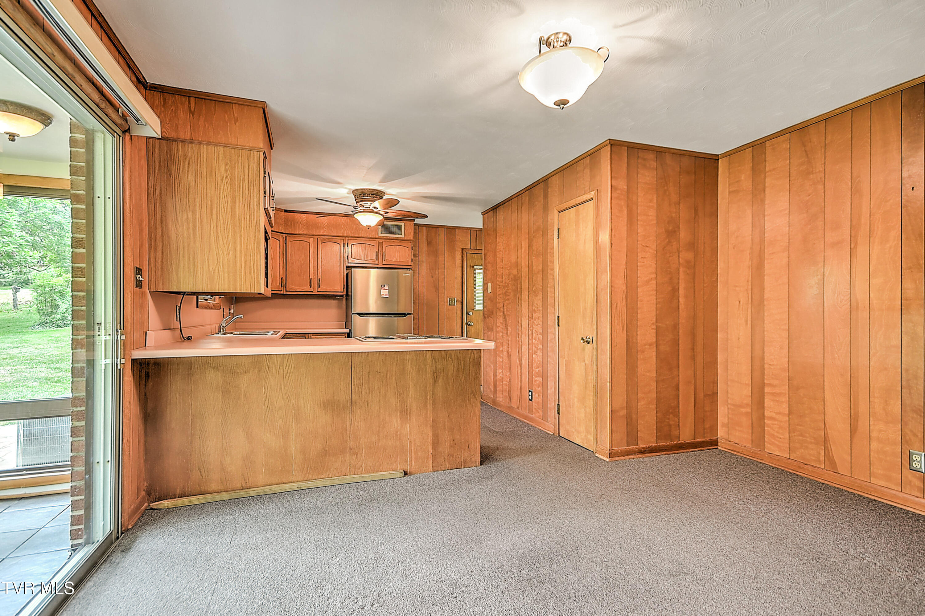 1921 Edens Ridge Road Kingsport, TN 37664 - Photo 7 of 80 1921 Edens Ridge RH-7