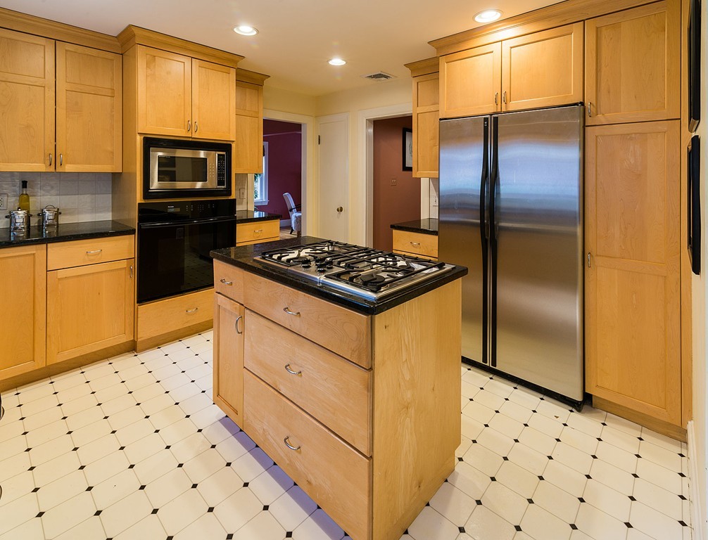 45 Beresford Road Brookline, MA 02467 - Photo 9 of 24 Gallery Image 9