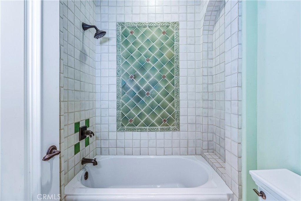 13 Cassis Circle Rancho Mirage, CA 92270 - Photo 30 of 51 a bathroom with a bathtub