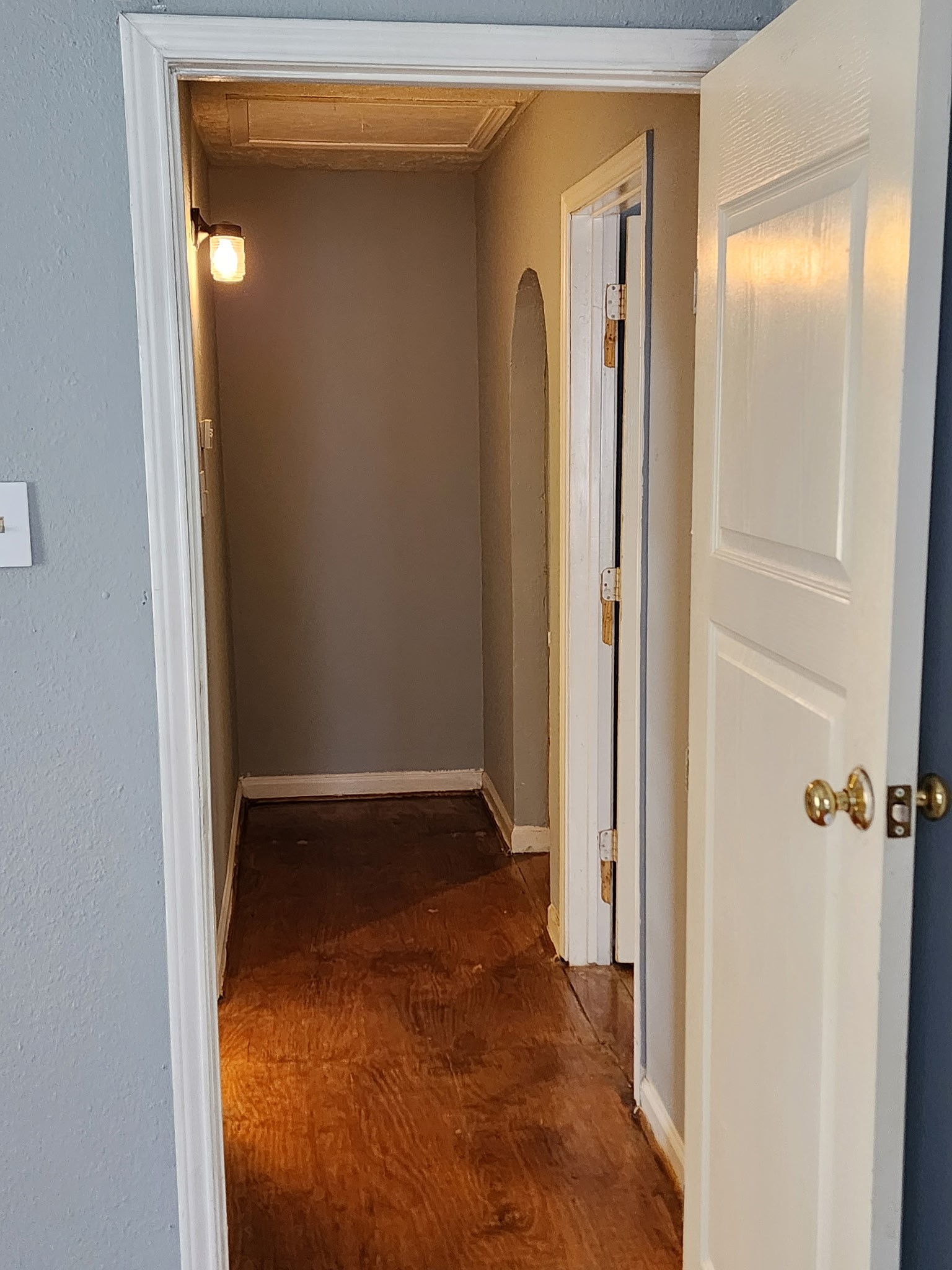 4114 Mallow Street Houston, TX 77051 - Photo 6 of 8 Hallway