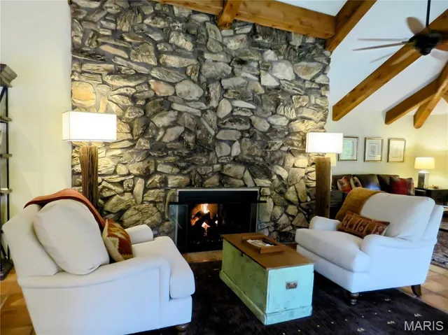 $1,100,000 | 5 Chesterfield Lakes Road, Chesterfield, MO 63005