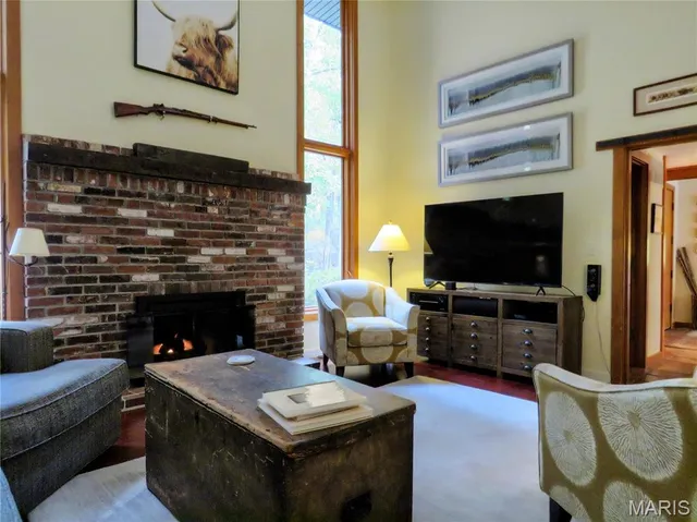 $1,100,000 | 5 Chesterfield Lakes Road, Chesterfield, MO 63005