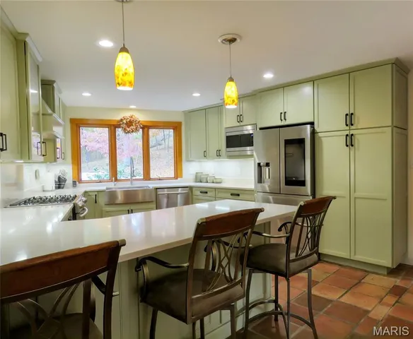 $1,100,000 | 5 Chesterfield Lakes Road, Chesterfield, MO 63005