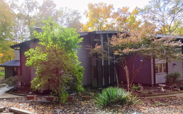 $1,100,000 | 5 Chesterfield Lakes Road, Chesterfield, MO 63005