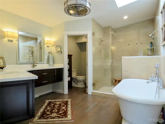 $1,100,000 | 5 Chesterfield Lakes Road, Chesterfield, MO 63005