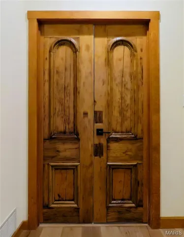 $1,100,000 | 5 Chesterfield Lakes Road, Chesterfield, MO 63005