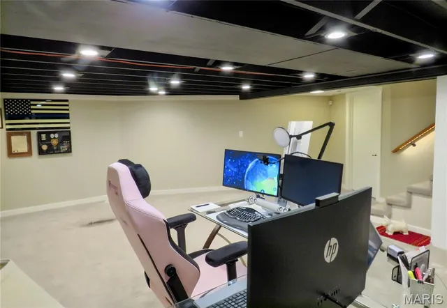 $1,100,000 | 5 Chesterfield Lakes Road, Chesterfield, MO 63005