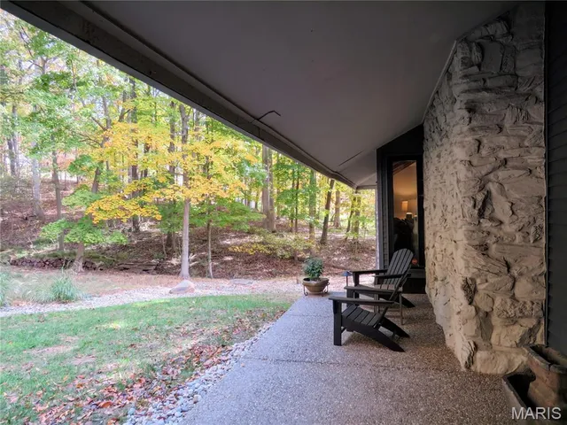 $1,100,000 | 5 Chesterfield Lakes Road, Chesterfield, MO 63005