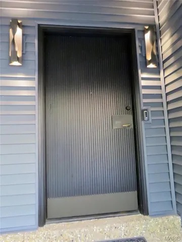 $1,100,000 | 5 Chesterfield Lakes Road, Chesterfield, MO 63005