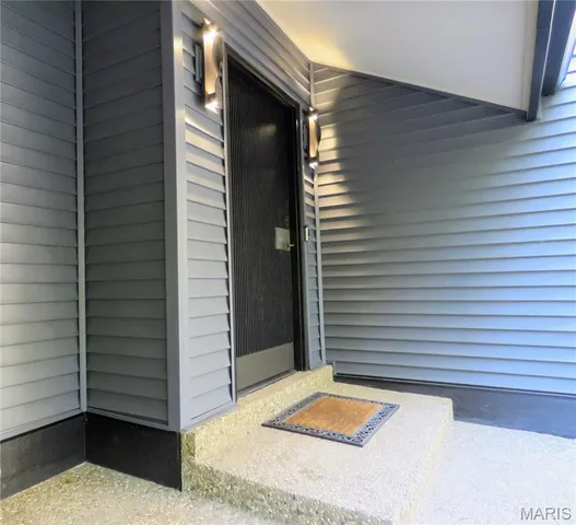 $1,100,000 | 5 Chesterfield Lakes Road, Chesterfield, MO 63005