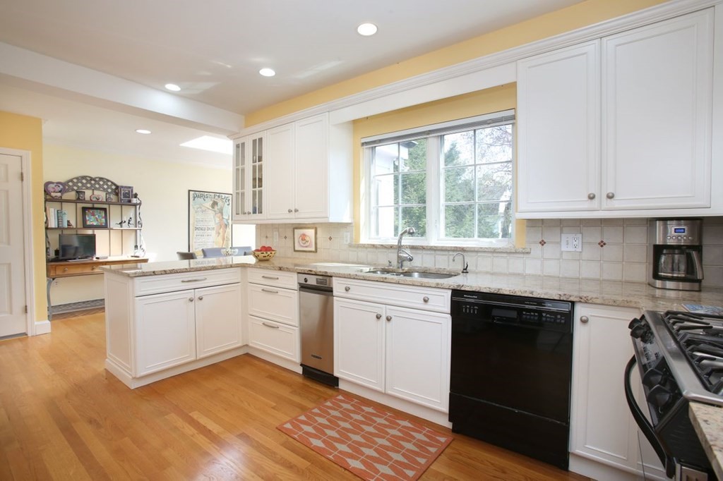 45 Ferncroft Road Newton, MA 02468 - Photo 10 of 25