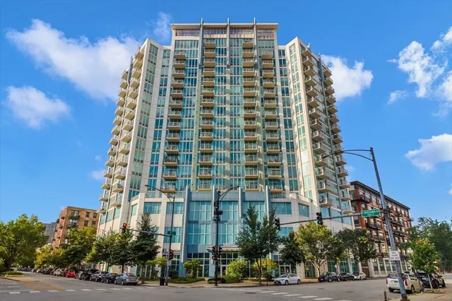$385,000 | 1600 South Indiana Avenue, Unit 908, Chicago, IL 60616