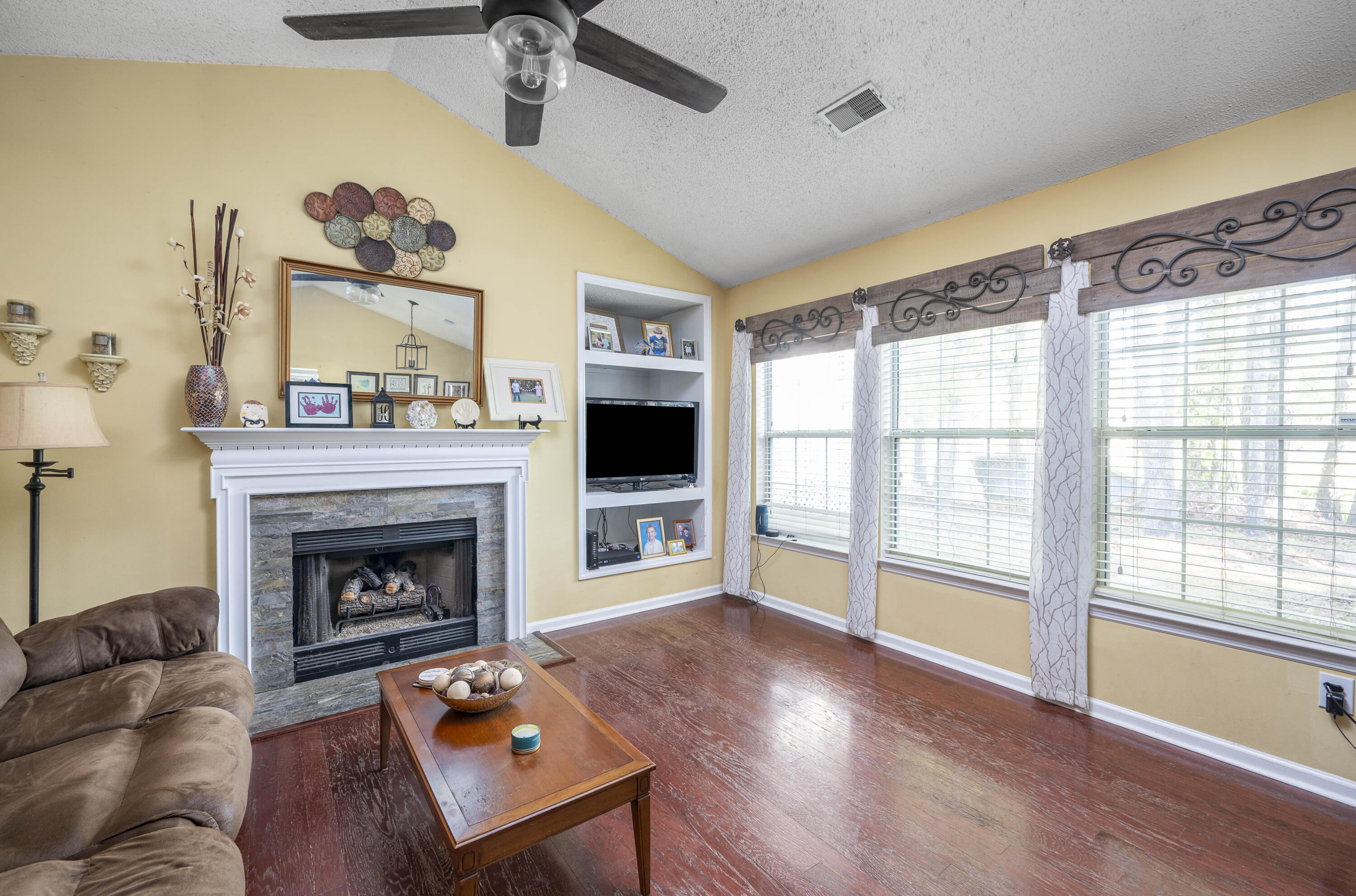 603 Carters Grove Road Charleston, SC 29414 - Photo 4 of 13 Carters Grove (10 of 14)