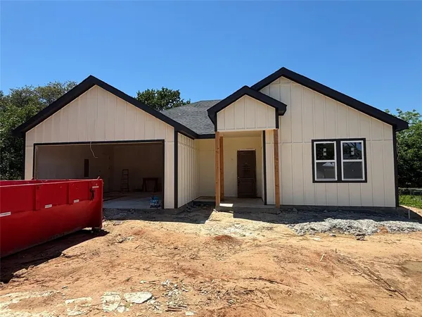 $309,900 | 413 Hickorywood Street, Azle, TX 76020