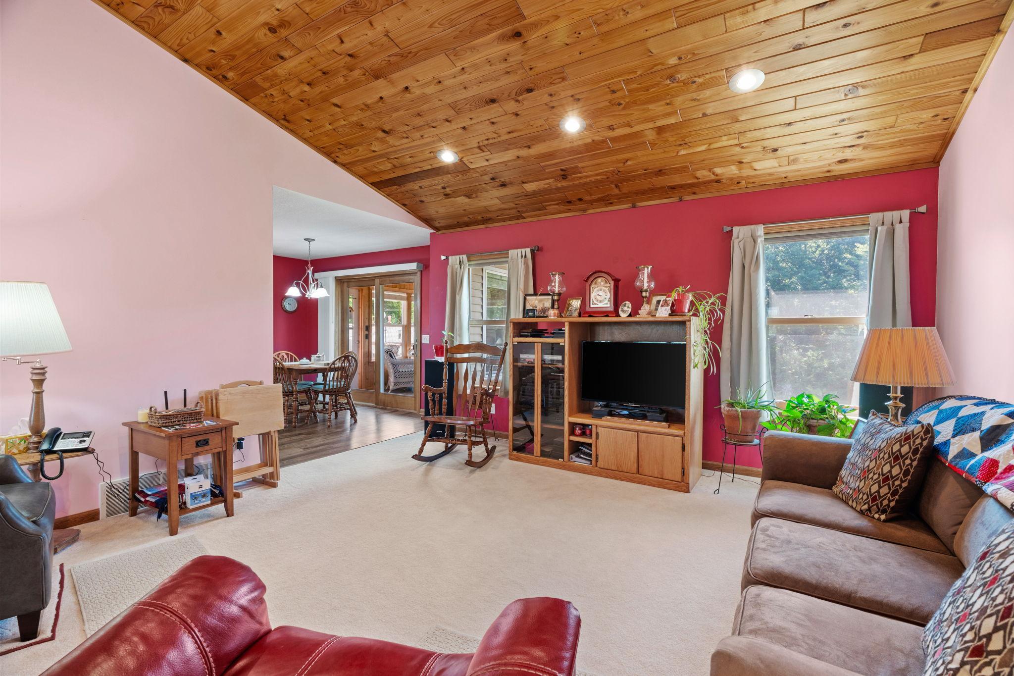 35084 Hinckley Road Hinckley, MN 55037 - Photo 5 of 38