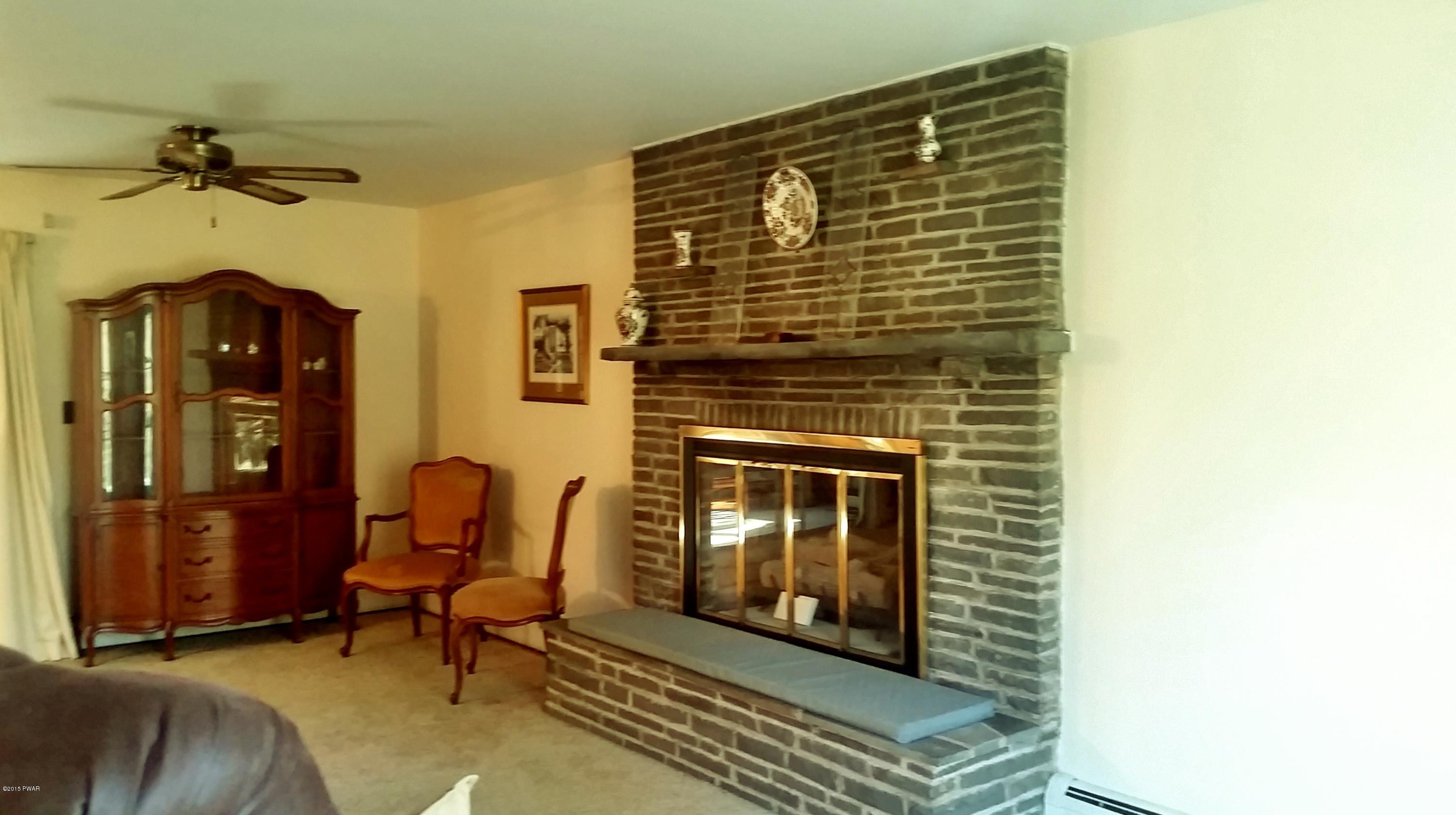 128 Gavoille Road Milford, PA 18337 - Photo 6 of 34