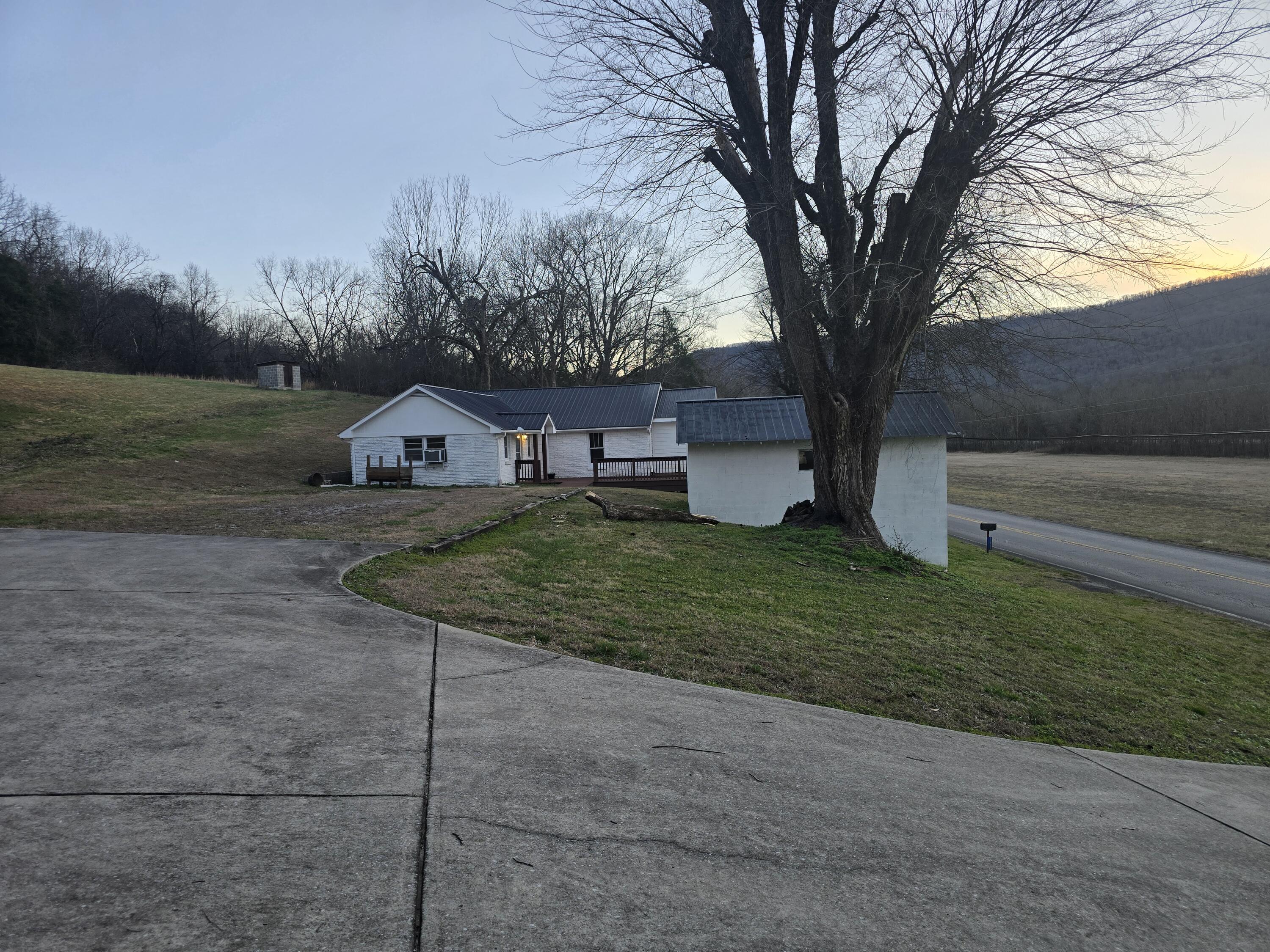 13711 Sherwood Road Sherwood, TN 37376 - Photo 2 of 31 20260119_165330