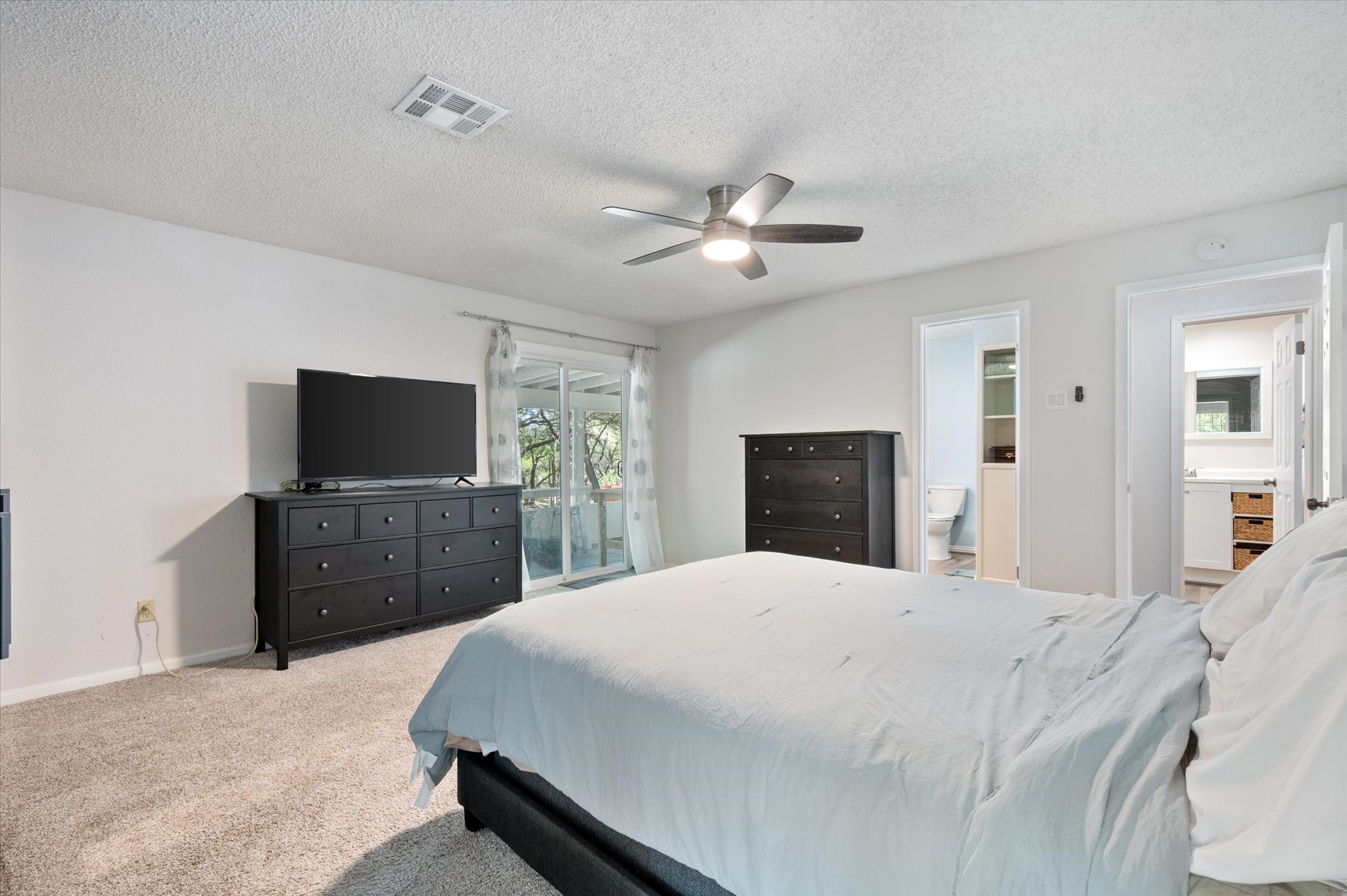 201 Oak Hollow Road Georgetown, TX 78628 - Photo 15 of 39