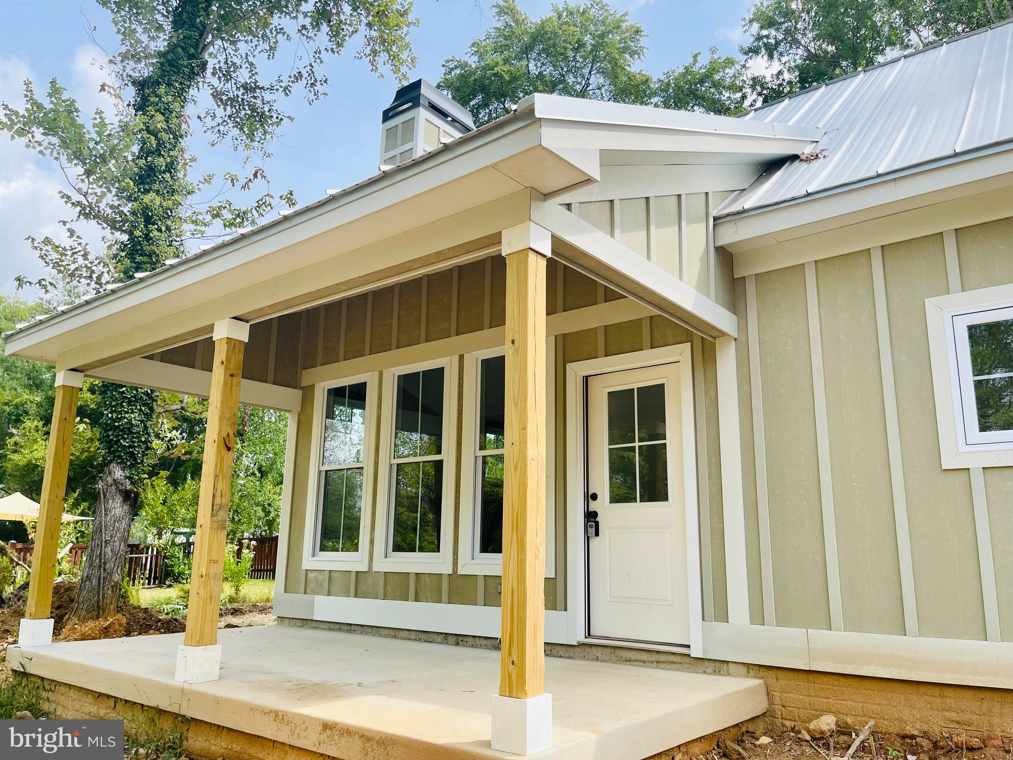 9233 Patrick Street Upperville, VA 20184 - Photo 4 of 30 Front view