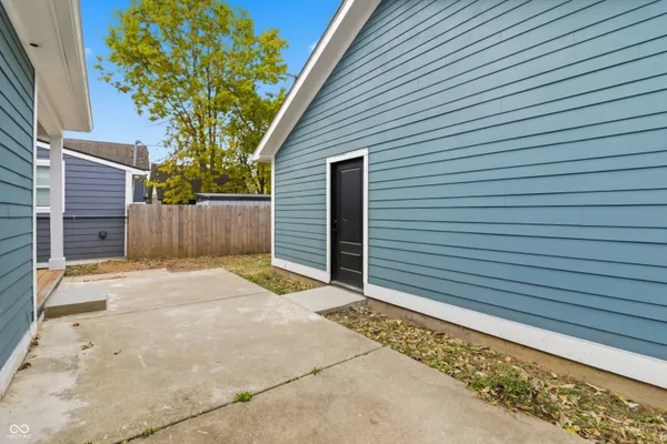 $495,000 | 2022 Carrollton Avenue, Indianapolis, IN 46202