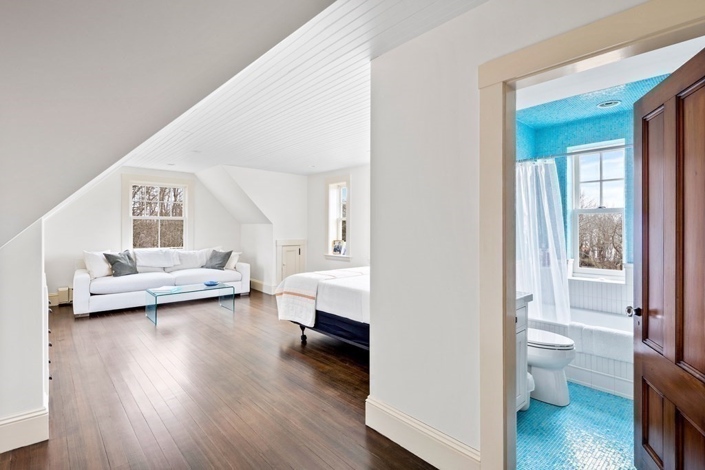 15 Old Neck Road Manchester, MA 01944 - Photo 21 of 24 a living room with furniture and a wooden floor